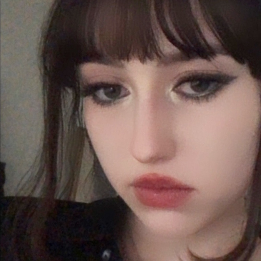 Meet your Posher, Alayna